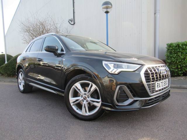 Audi Q3 2.0 35 TDI S Line 5dr S Tronic Estate Diesel Black