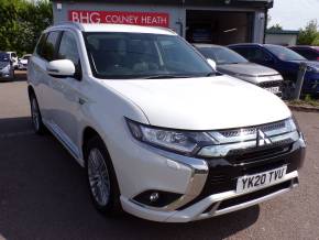 MITSUBISHI OUTLANDER 2020 (20) at Bushey Heath Garage Bushey