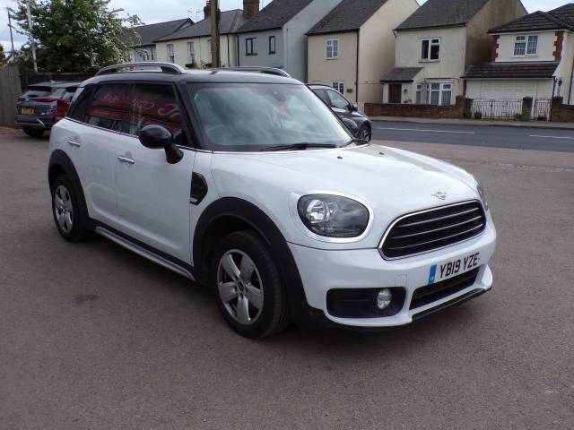 Mini Countryman 1.5 Cooper Classic 5dr Auto Hatchback Petrol Gloss White