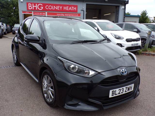 Toyota Yaris 1.5 Hybrid Icon 5dr CVT Hatchback Petrol / Electric Hybrid Metallic Black