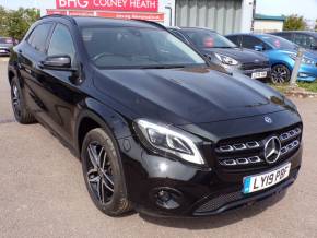 MERCEDES-BENZ GLA 2019 (19) at Bushey Heath Garage Bushey