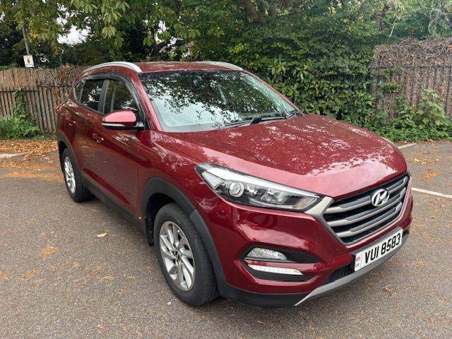 Hyundai Tucson 2.0 CRDi SE Nav 5dr Auto Estate Diesel Metallic Red