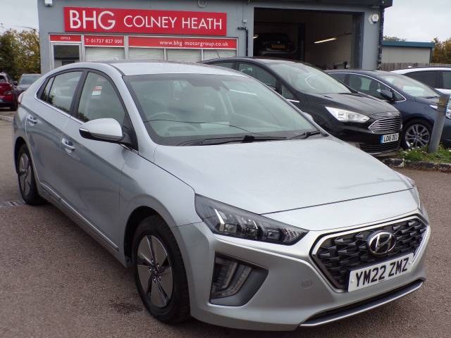 Hyundai Ioniq 1.6 GDi Hybrid Premium 5dr DCT Hatchback Petrol / Electric Hybrid Metallic Silver