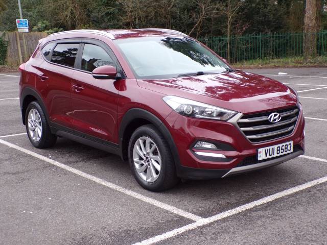 Hyundai TUCSON 2.0 CRDi SE Nav 5dr Auto Estate Diesel Metallic Red