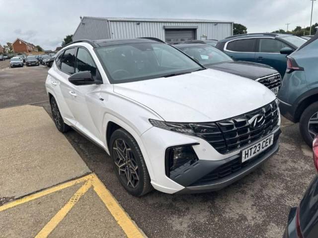 Hyundai TUCSON 1.6 TGDi 48V MHD N Line S 5dr 2WD DCT Estate Petrol Atlas White